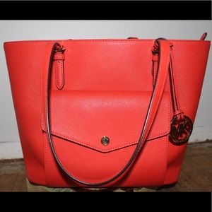 MICHAEL KORS JET SET TOTE Bright Orange